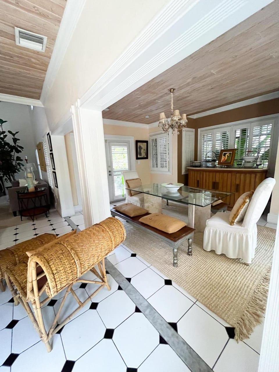 Living room, Dining area