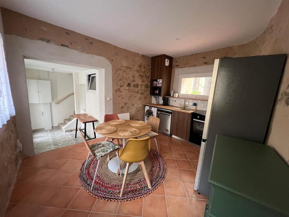Dining area, dishwasher, microwave, oven, stove, washing machine