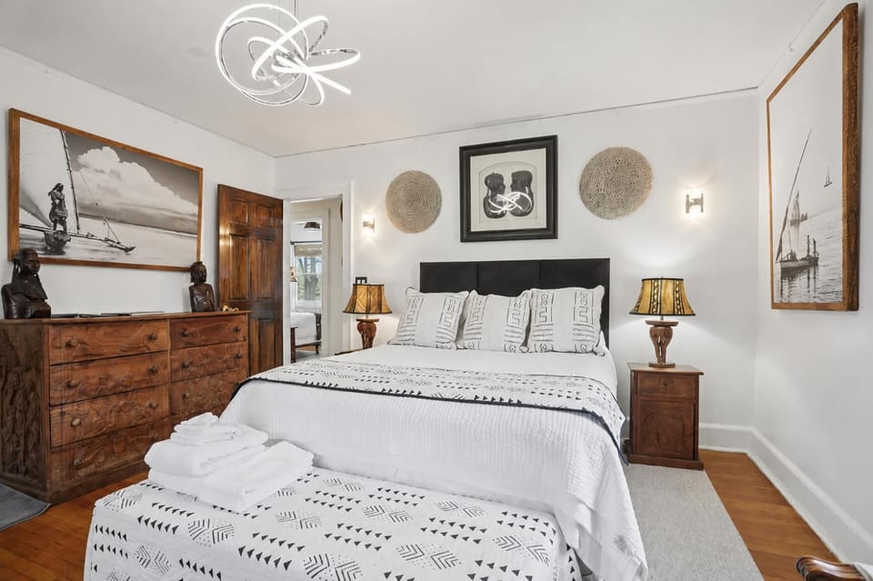 Luangisa African House Bed and Breakfast in Mount Vernon