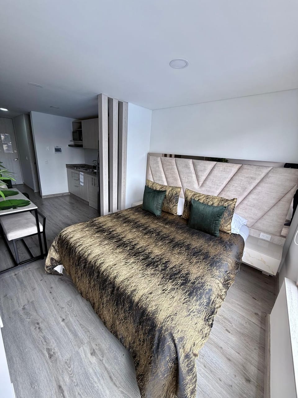 Bed, Photo of the whole room