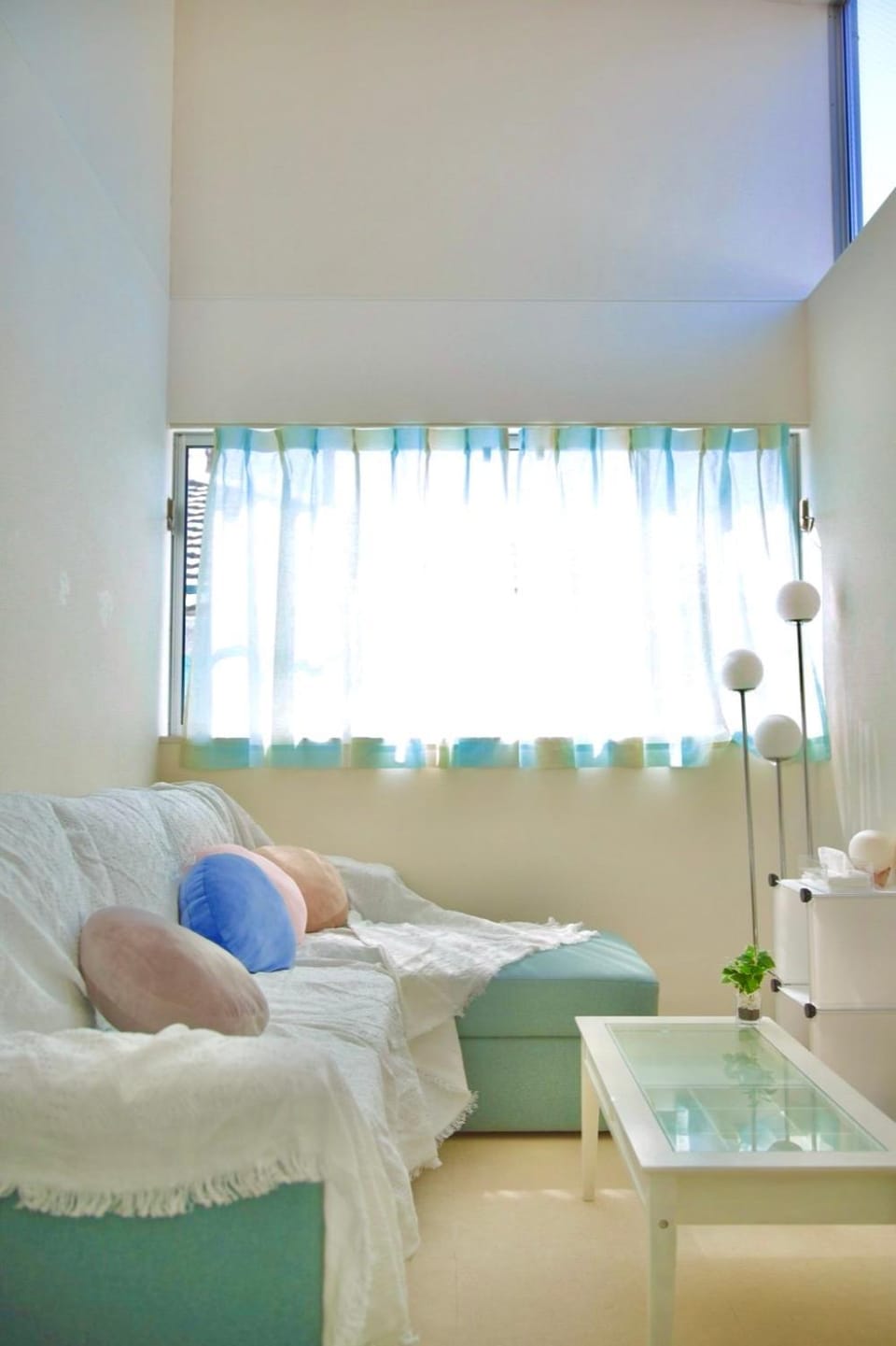 Living room, Photo of the whole room