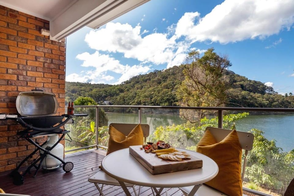 View (from property/room), Balcony/Terrace, Mountain view