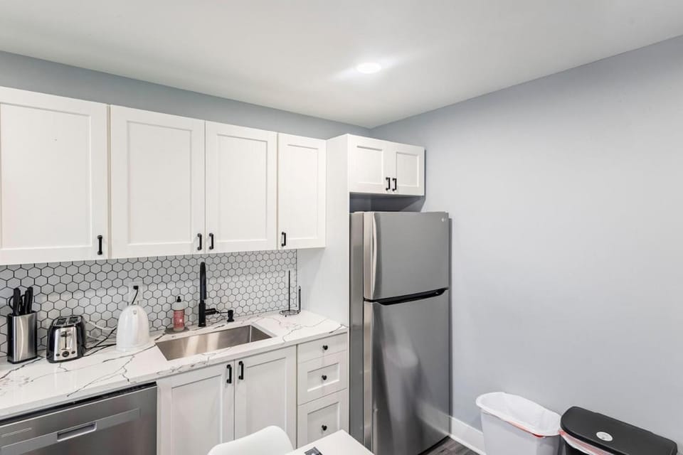 Prime Location Explore NYC Apartment in Union City