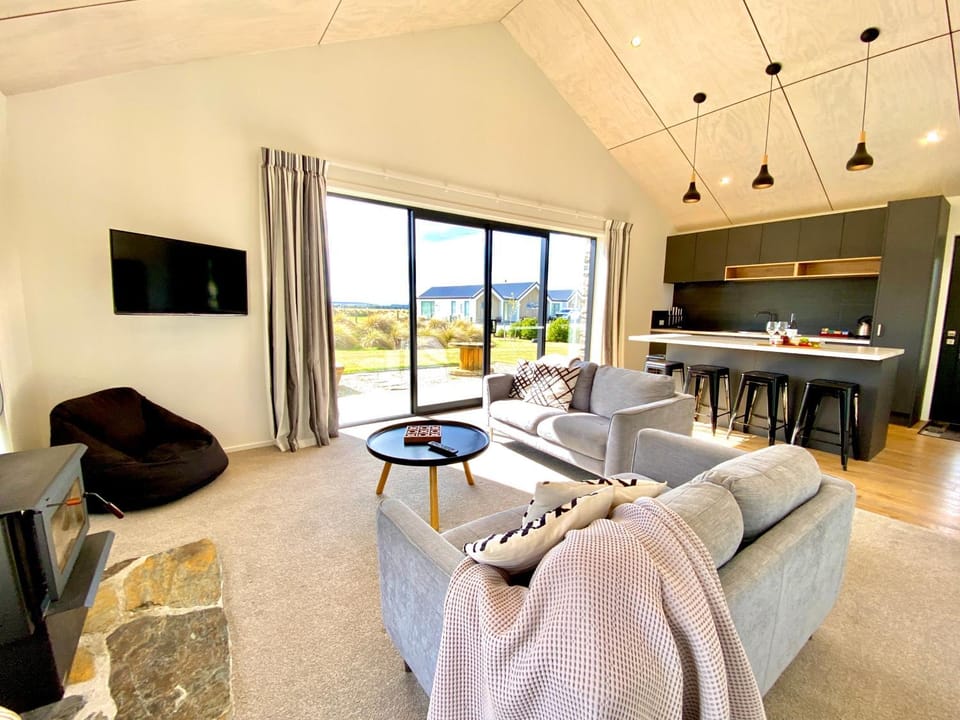 The Schist Cabin Cabin in Twizel