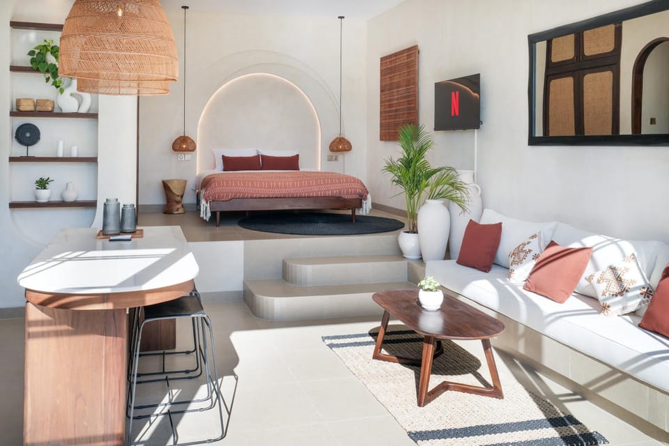 Bed, Living room, Photo of the whole room, Dining area, Bedroom