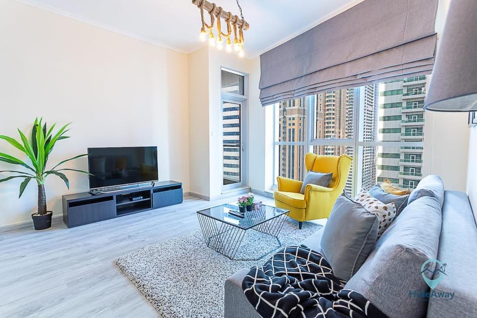 1BR Modern, Stylish l Mins to Beach l Dubai Marina Apartment in Dubai