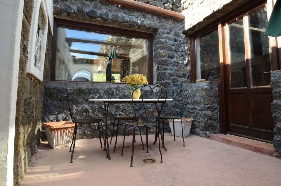 Patio, Garden, Balcony/Terrace