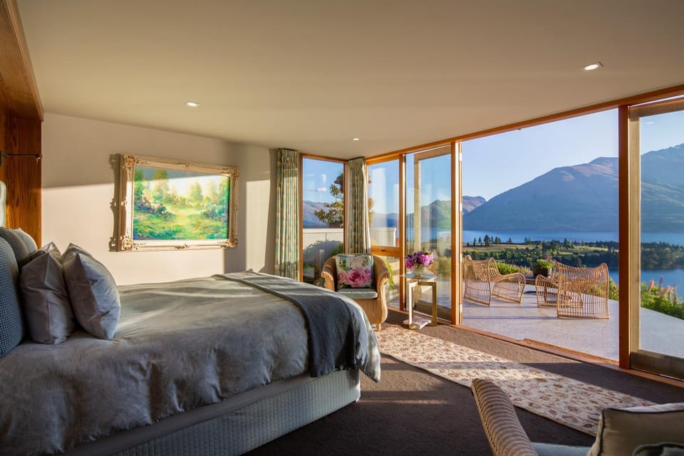 Bed, Bedroom, Lake view, Mountain view