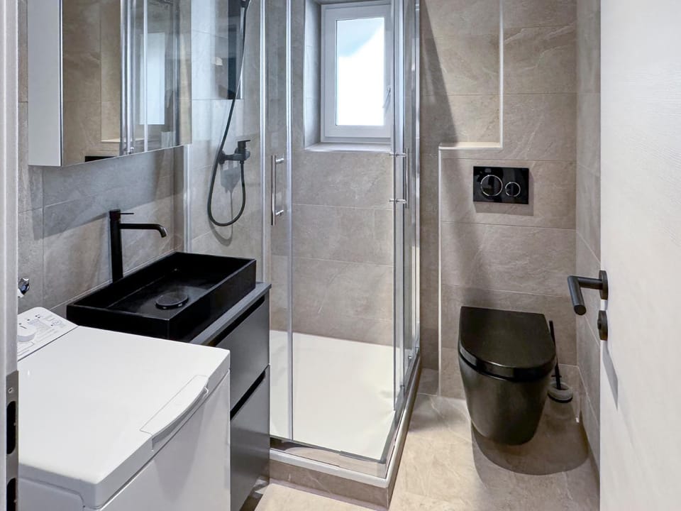 Shower, Toilet, Bathroom, washing machine, dryer