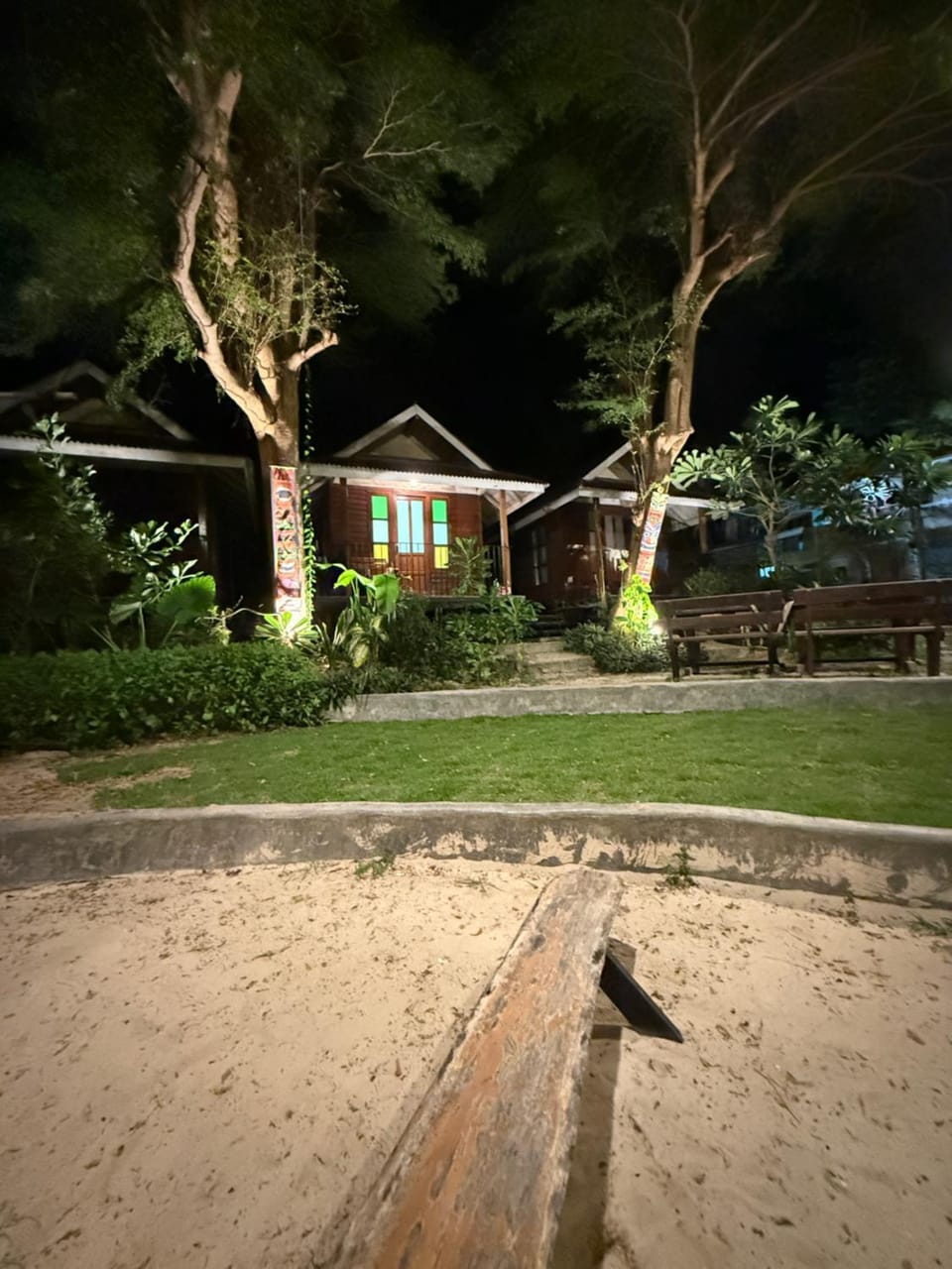TipThong Hut - Tropic Garden Resort Hotel in Phe
