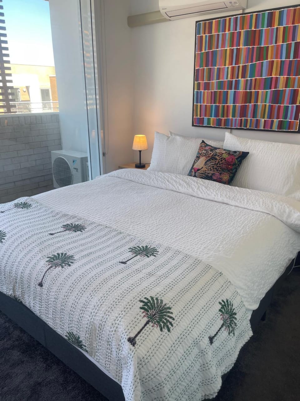 Elegant Apartment, Heart of Newtown with Secure Parking Apartment in Sydney