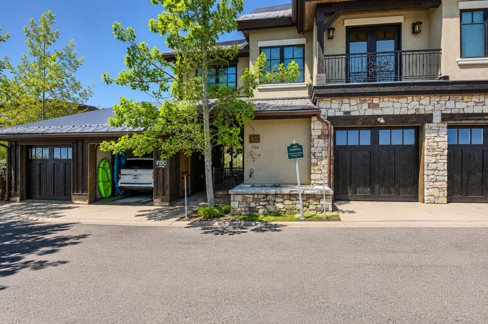 Strand Haus Ski In Ski Out at Canyons condo Apartment in Wasatch County