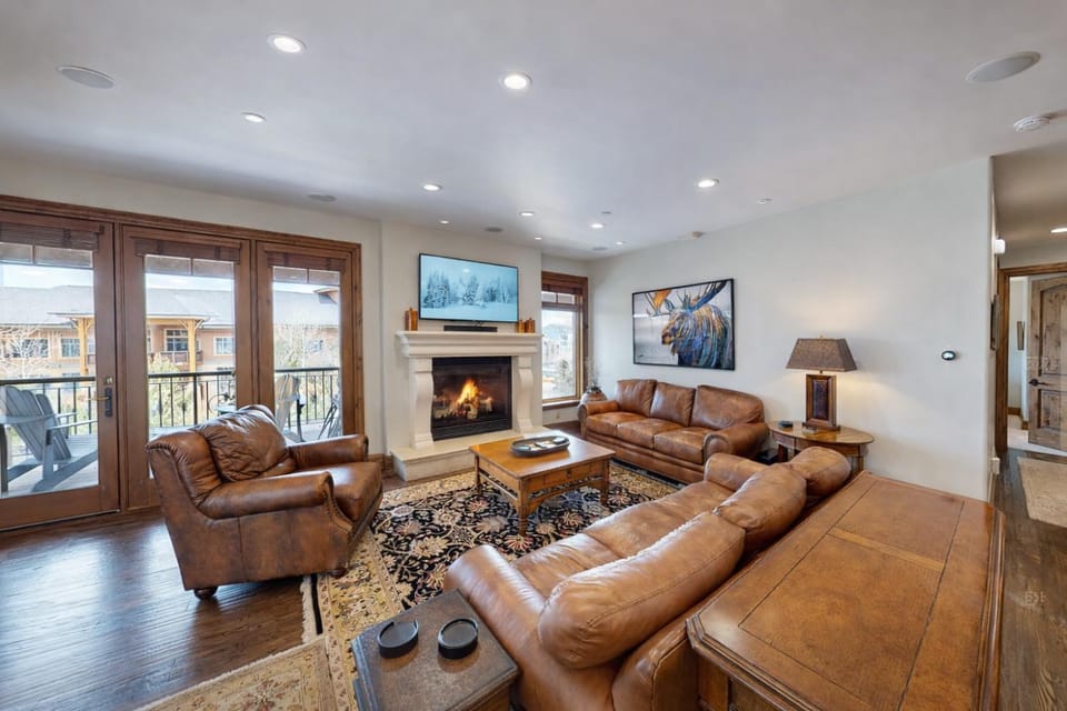 Strand Haus Ski In Ski Out at Canyons condo Apartment in Wasatch County