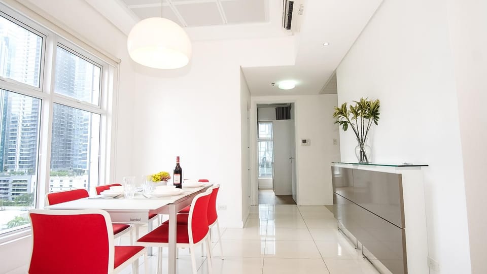 Full-Serviced Residential Apartment in Uptown, BGC Apartment hotel in Makati