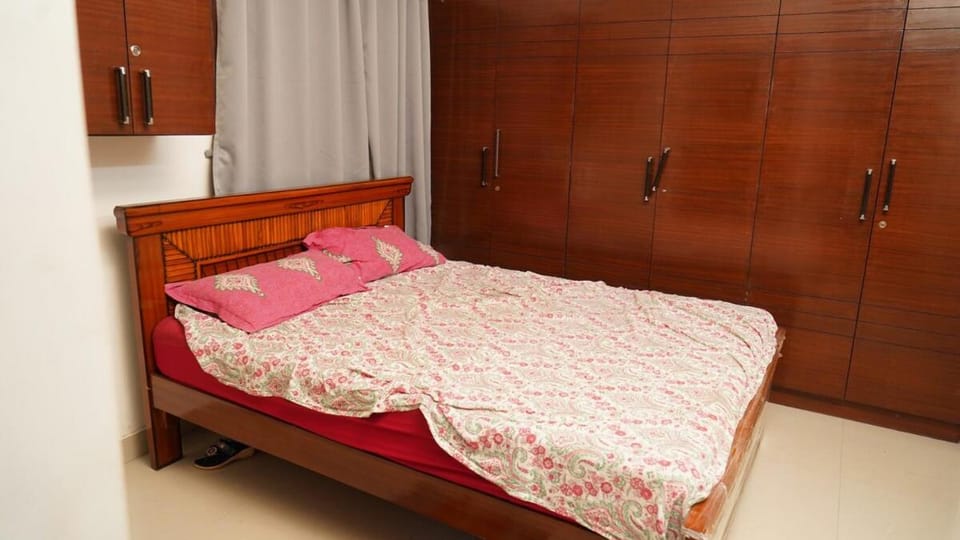 Flat in Gachibowli, Entire Floor-Your instant home Apartment in Hyderabad