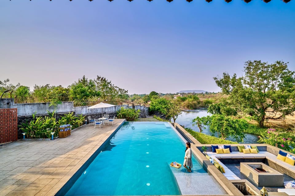 Day, Seating area, Pool view, Swimming pool, Swimming pool, sunbed