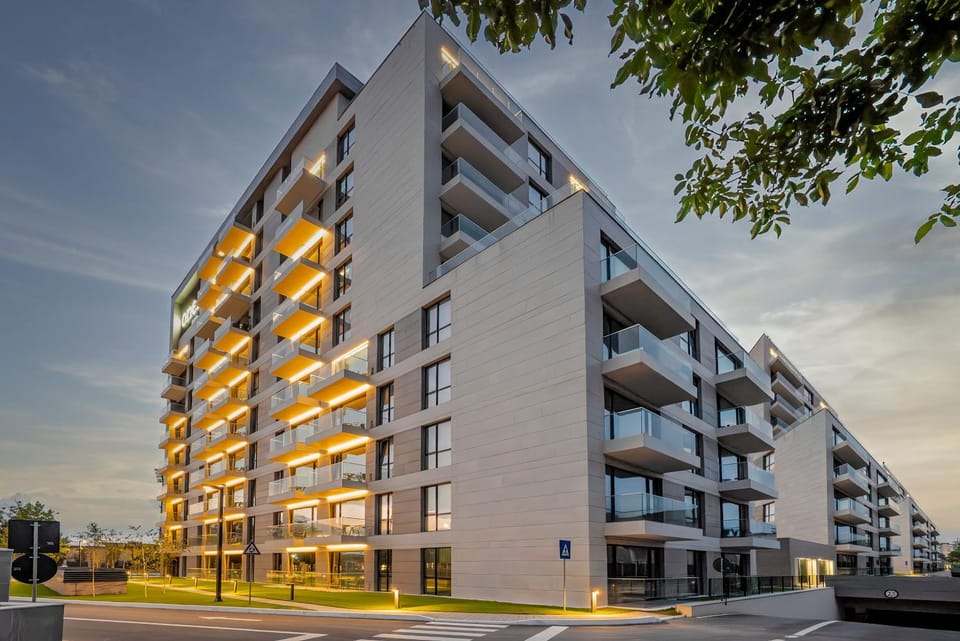 Property building, City view, Location