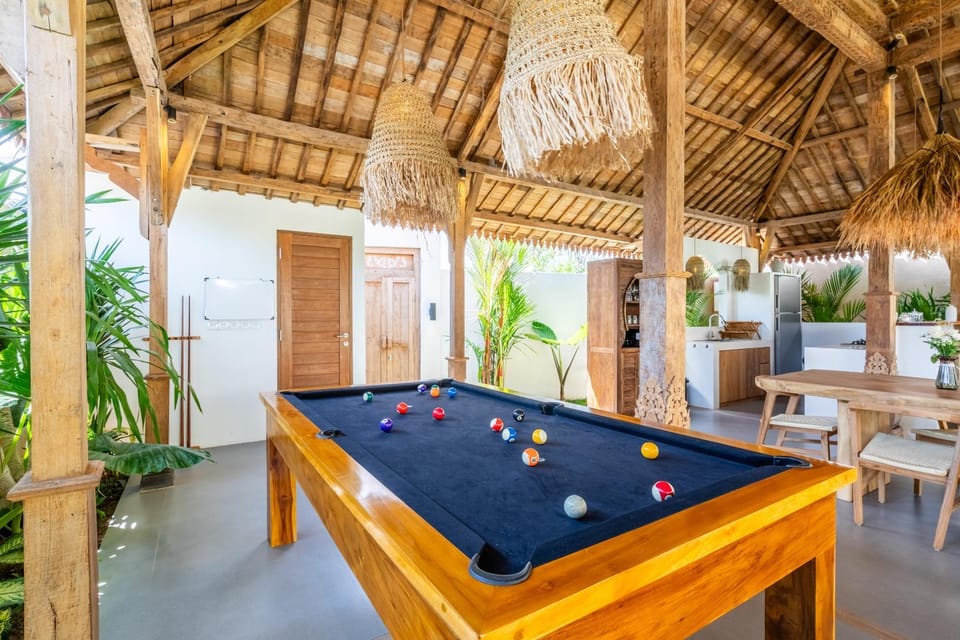 Billiard, Living room, Pool view