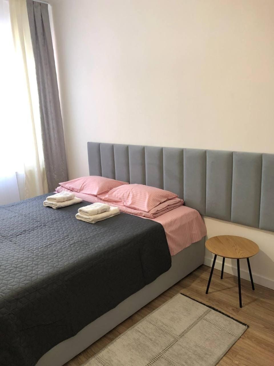 Bed, Photo of the whole room, towels
