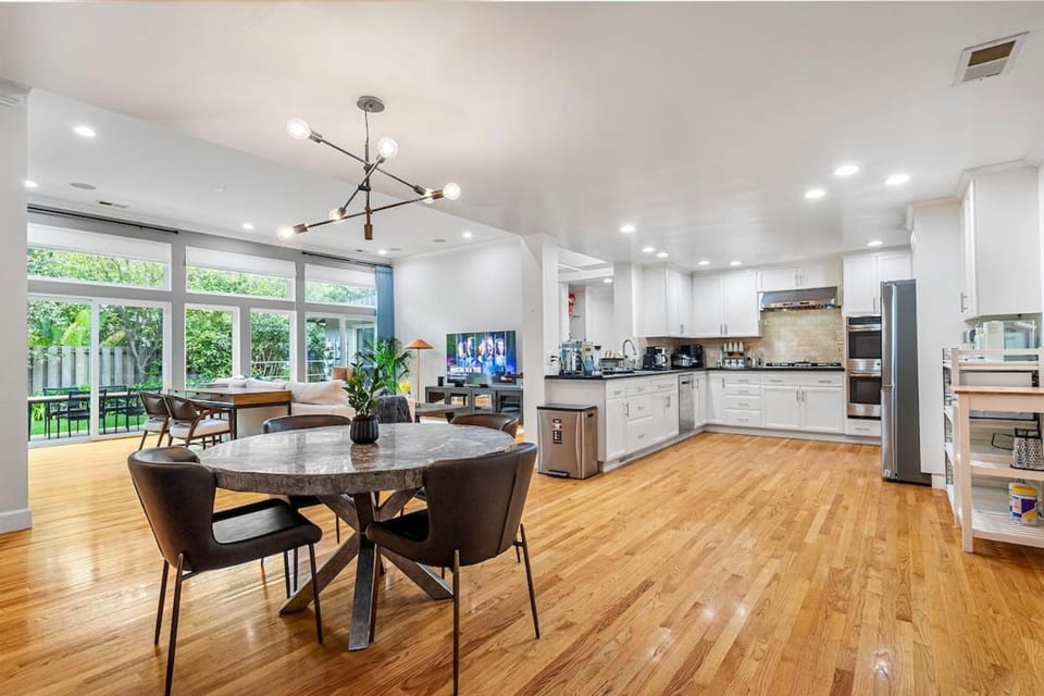420 Cozy 5BR Modern house in Palo Alto Villa in East Palo Alto
