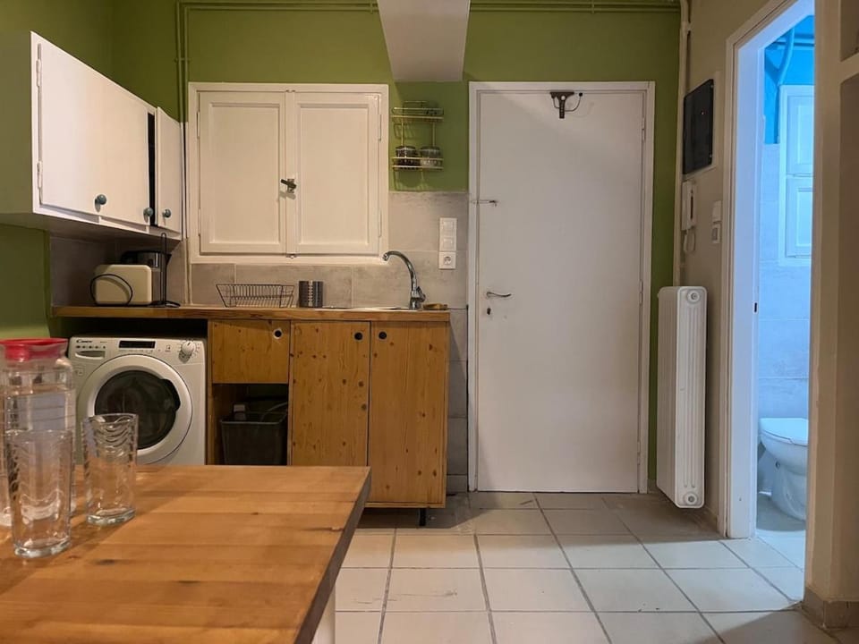 Quiet Little Studio in Kolonaki Apartment in Athens