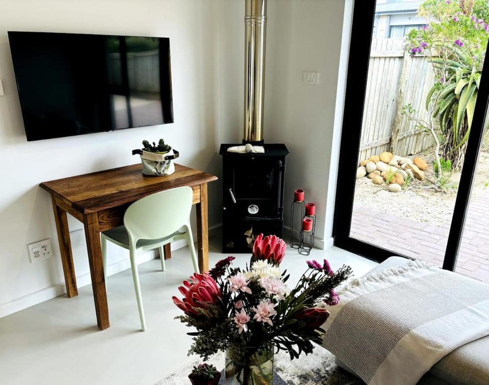 Communal lounge/ TV room, TV and multimedia, Evening entertainment