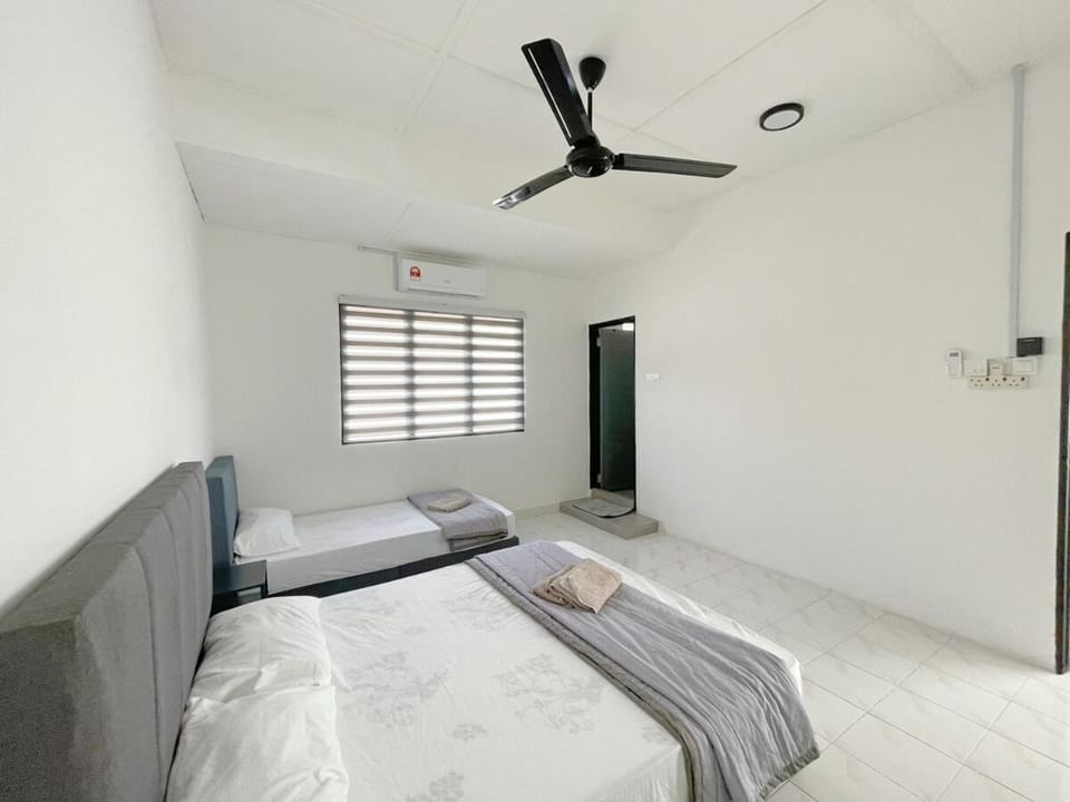 Bedroom, air conditioner