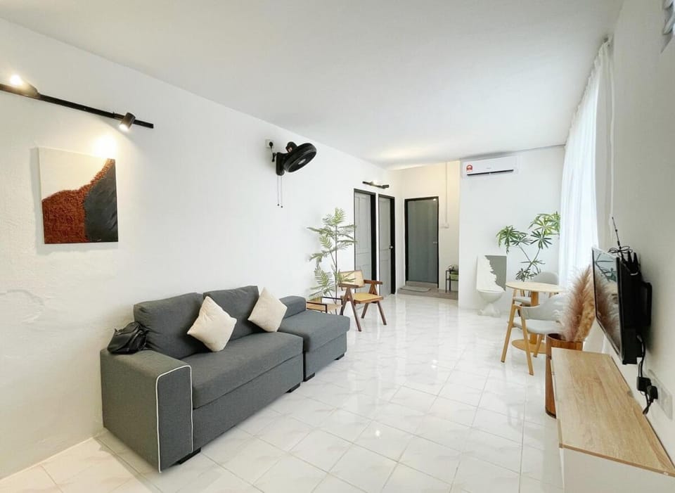 Muji Zen Minimalist Guest House Apartment in Perak Tengah District