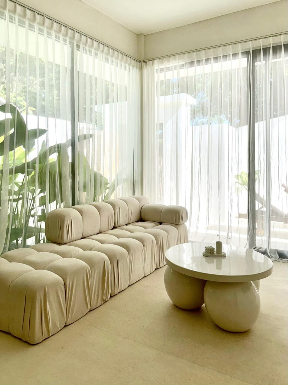 Living room, Seating area, furniture