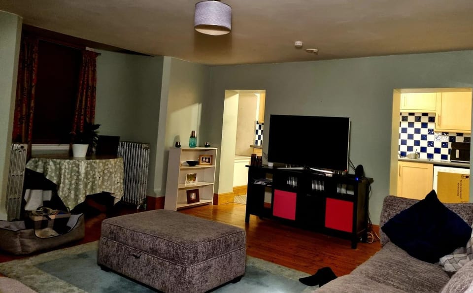 Communal lounge/ TV room, TV and multimedia, Living room