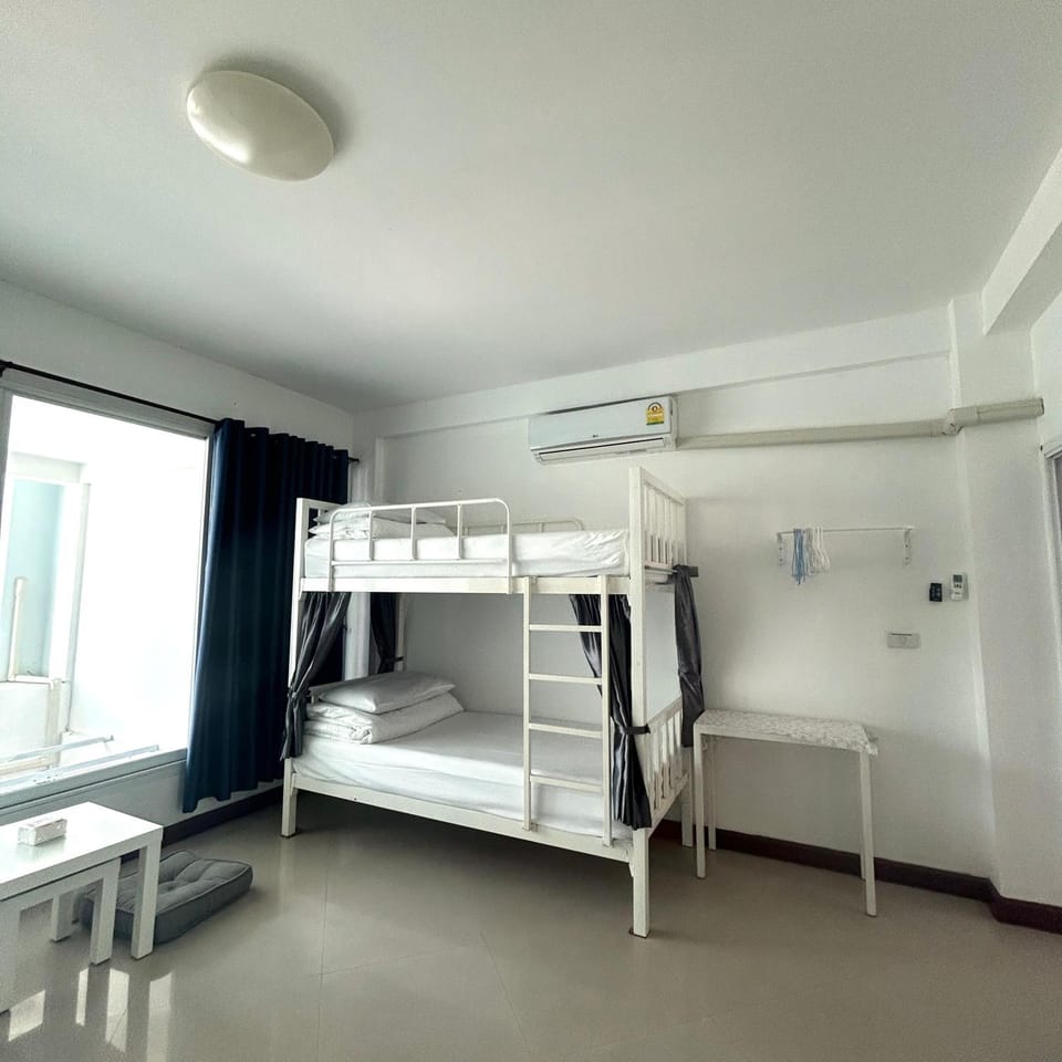 Bed, Bedroom, bunk bed
