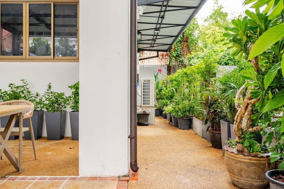 2 bed townhouse, best location, Patong Villa in Patong