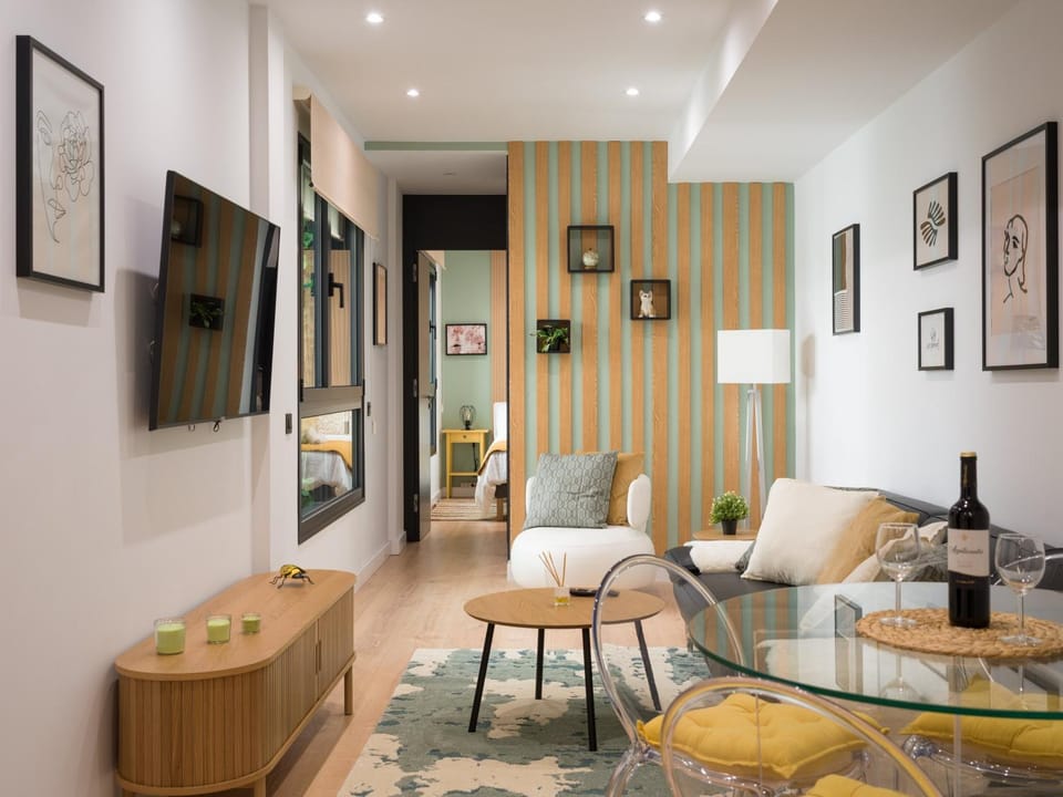 TV and multimedia, Living room, Decorative detail, Dining area