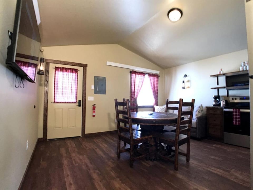 Old West Escapes, Pony Express in Island Park, ID House in Island Park