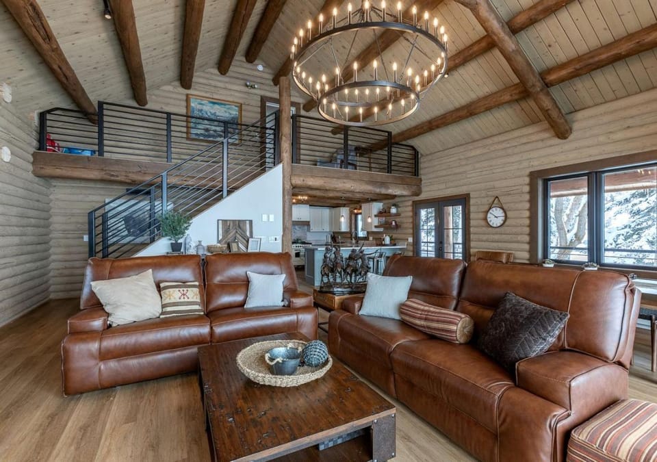 Magnificent Cabin with Spa and Luxurious Interior in Wyoming Cabin in Wyoming