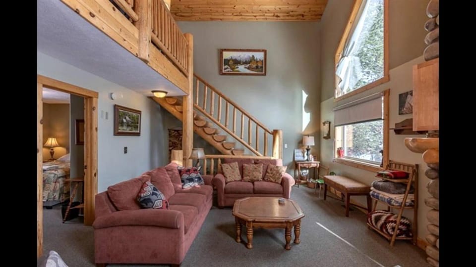 Spacious Secluded Cabin in Island Park, Idaho Cabin in Island Park