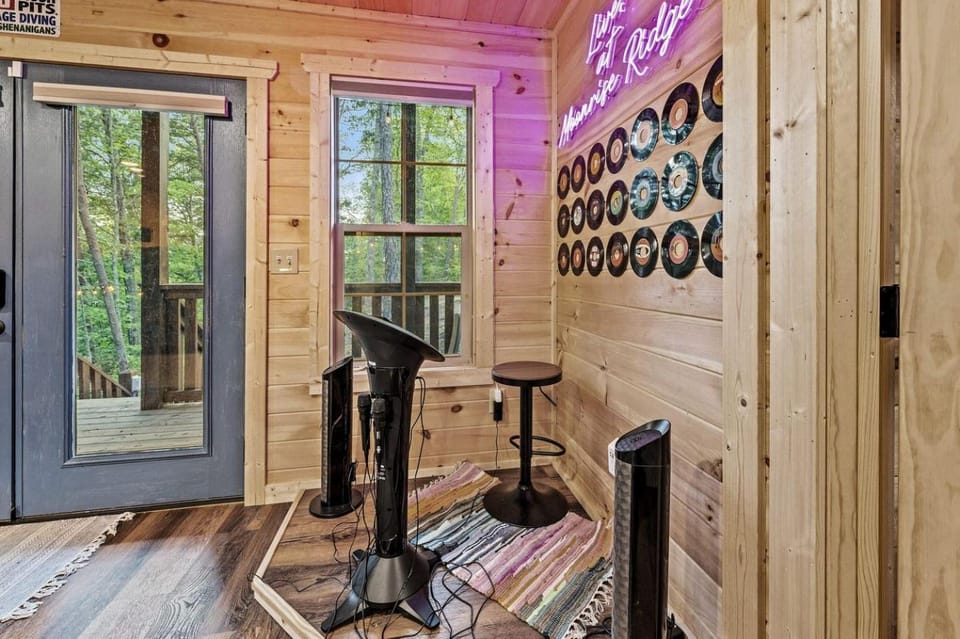 Outstanding Cabin with Air Hockey Table Beautifully Designed in Tennessee Cabin in Sevier County