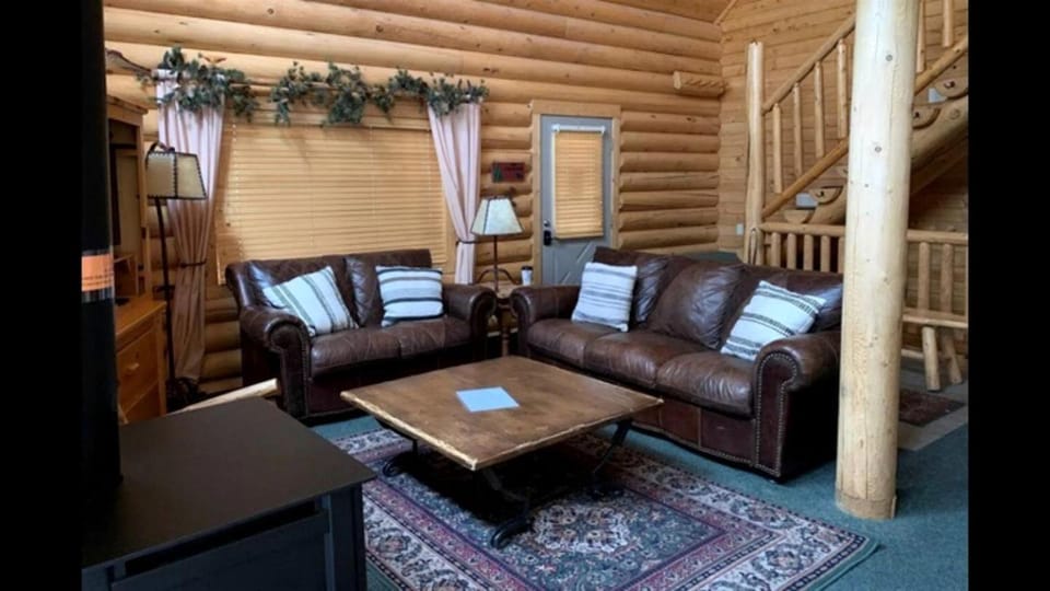 Outstanding Cabin with Hot-tub in Island Park, Idaho Cabin in Island Park