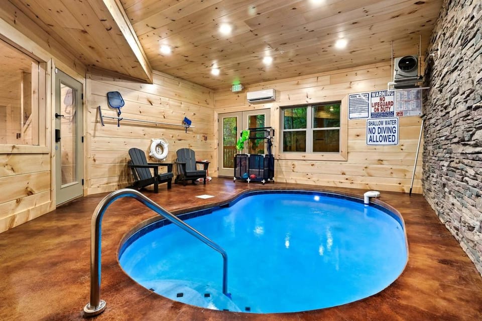 Gorgeous Cabin with Arcade Games, Pool and Endless Entertainment in Tennessee Cabin in Gatlinburg