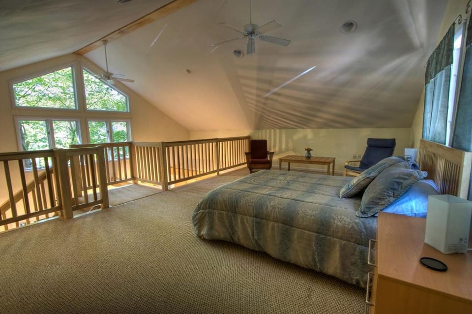 Beautiful Cabin with Hot Tub Surrounded by Trees in Confluence, Pennsylvania Cabin in Confluence