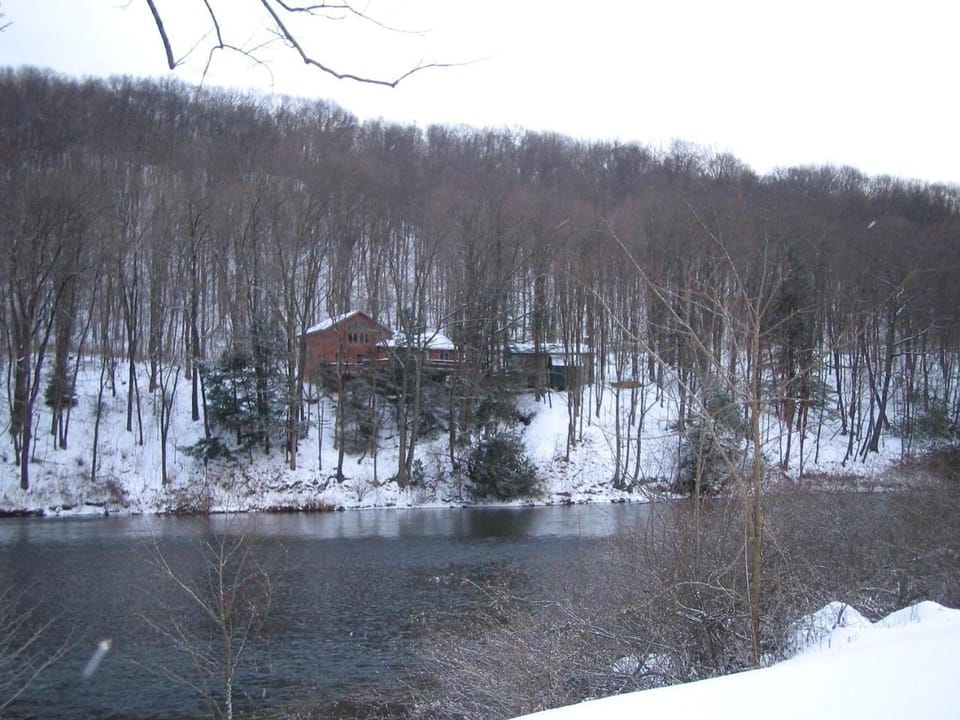 Beautiful Cabin with Hot Tub Surrounded by Trees in Confluence, Pennsylvania Cabin in Confluence
