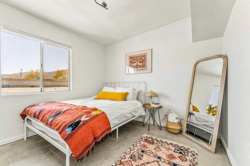 Luxury Glamping Vacation Rental for Four for Stargazing near Joshua Tree National Park, California House in Twentynine Palms