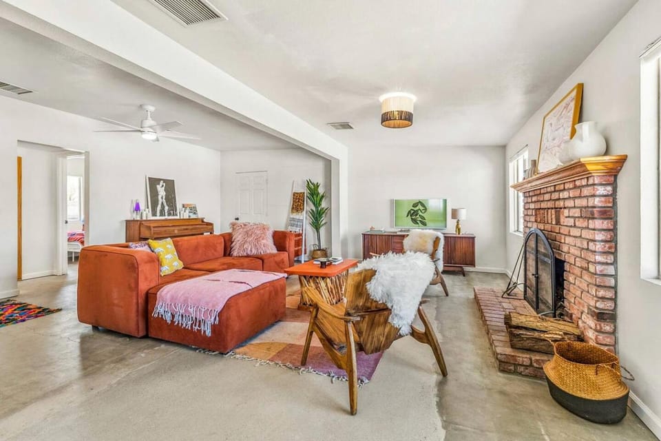 Luxury Glamping Vacation Rental for Four for Stargazing near Joshua Tree National Park, California House in Twentynine Palms