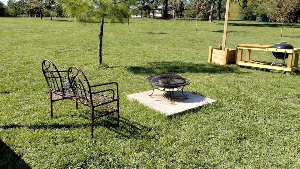 Gorgeous Safari Tent Perfect for an Eco Glamping Getaway in Coldspring, Texas House in Lake Livingston
