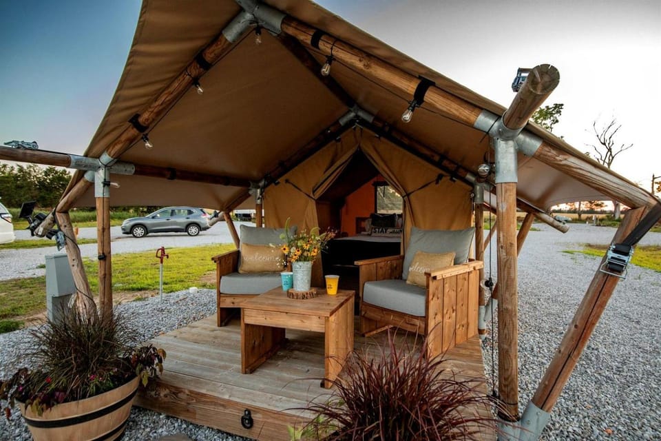 Breathtaking Tented Cabin with Gorgeous Sights in Cassville, Missouri Cabin in Roaring River Township