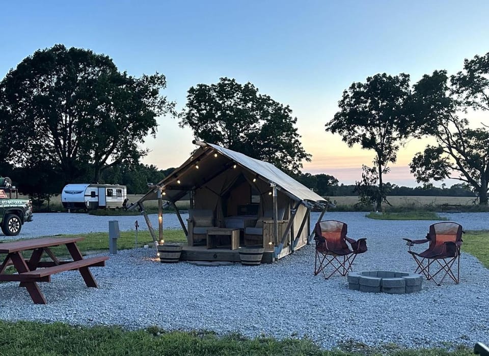 Outstanding Tented Cabin with Fire Pit in Cassville, Missouri Cabin in Roaring River Township