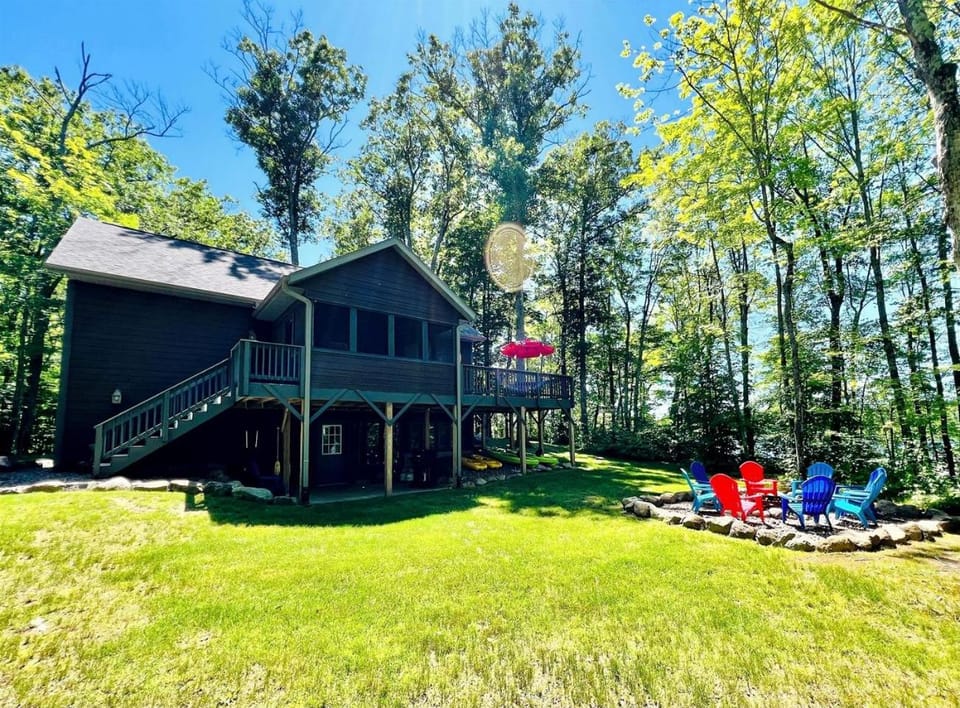 Pet-Friendly Lakeside Cabin Ideal for a Family Getaway in Wisconsin Cabin in Wisconsin