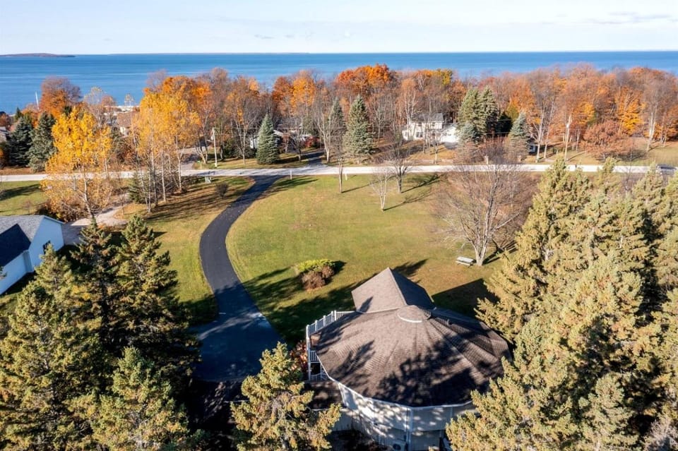 Design Cabin with Jacuzzi and Porch in Sister Bay, Wisconsin Cabin in Door County