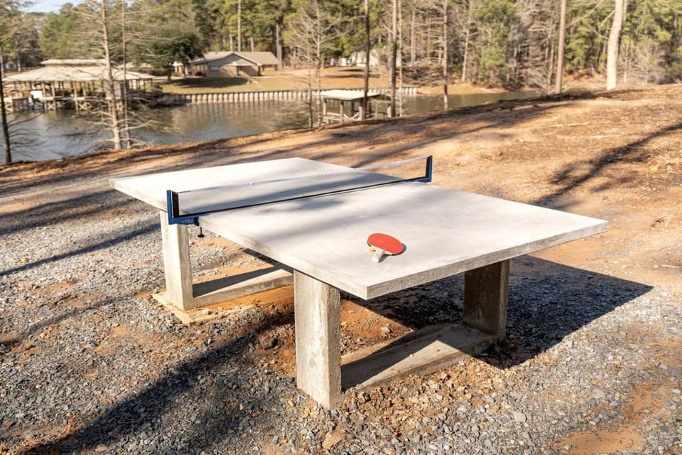Impressive Luxury A-Frame with Ping-Pong Table in Louisiana Chalet in Toledo Bend Reservoir