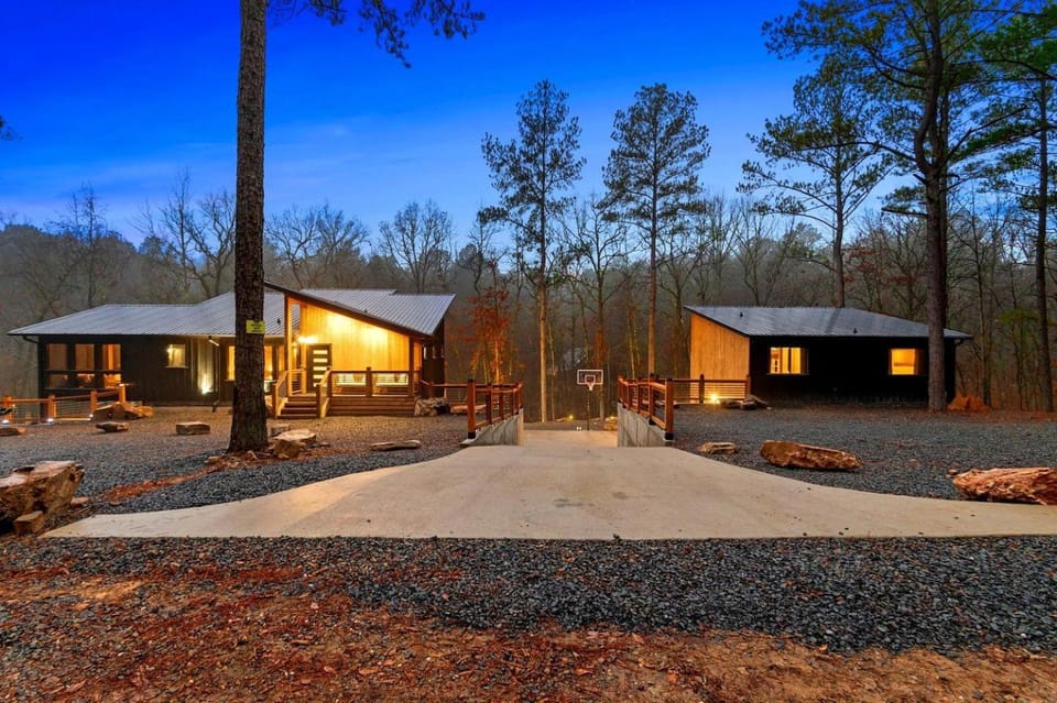 Two Gorgeous Cabins with Basketball Court in Broken Bow, Oklahoma Cabin in Broken Bow